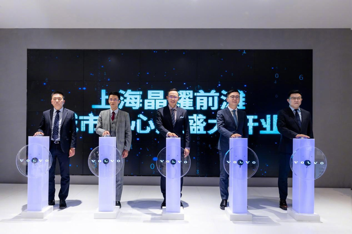 在黄金商圈开“咖啡馆”?沃尔沃不止是为了“分享北欧生活”__财经头条__新浪财经