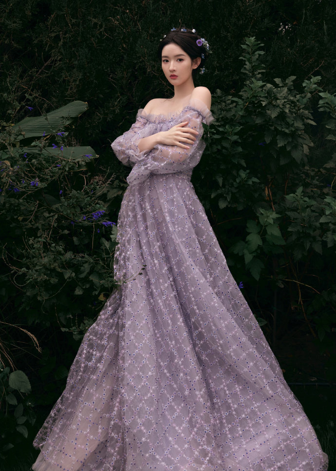 王玉雯自曝礼服里穿了加绒打底裤,幽默回应:卸了妆都是毛坯