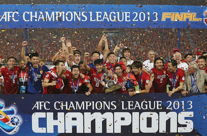 十年前,广州恒大拿到亚冠冠军,中国男足在合肥输给泰国1-5……__财经