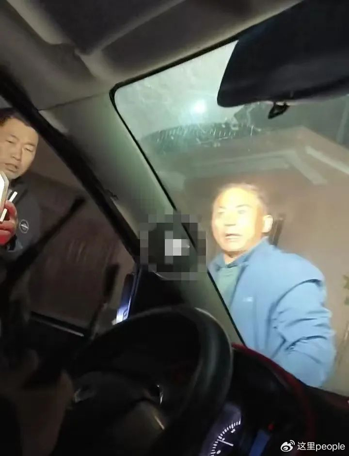 陕西城固砂霸长期盗采河砂,半夜拦路打人!|河砂|盗采|瓦屋_新浪新闻