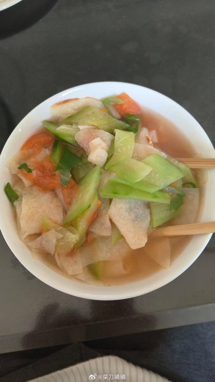 昨天有人问我为啥不发菜了， 因为总是忘记，吃饭之前随便拍张照片