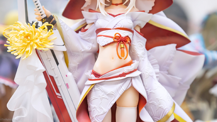 AMIAMI展示中的Knead作品，碧蓝航线系列「凌波鬼神华装ver……