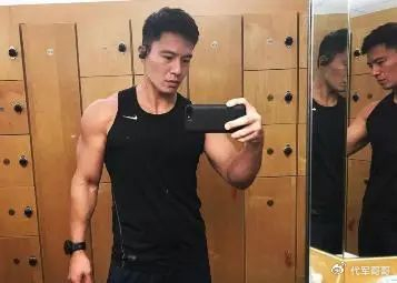 圈内男星虚到超乎想象|腹肌|身材|硅胶_新浪新闻