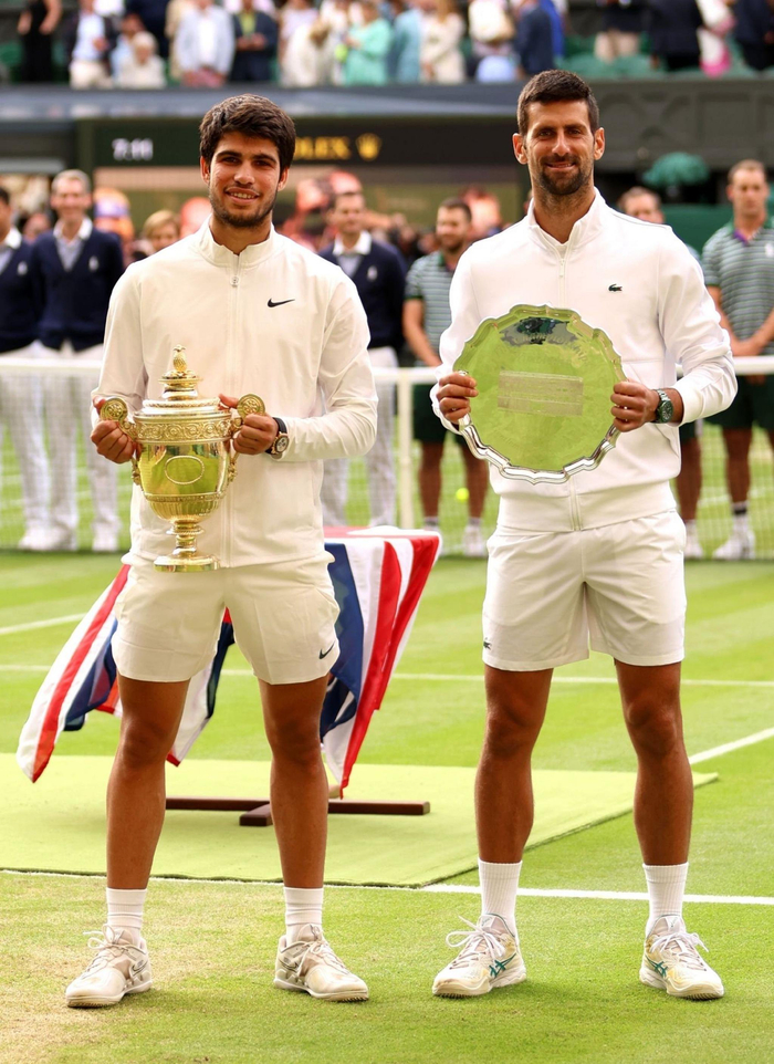 温网男单决赛阿尔卡拉斯击败德约科维奇