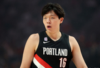 坏消息！杨瀚森队友重伤，将缺席6个月，合同4年9000万