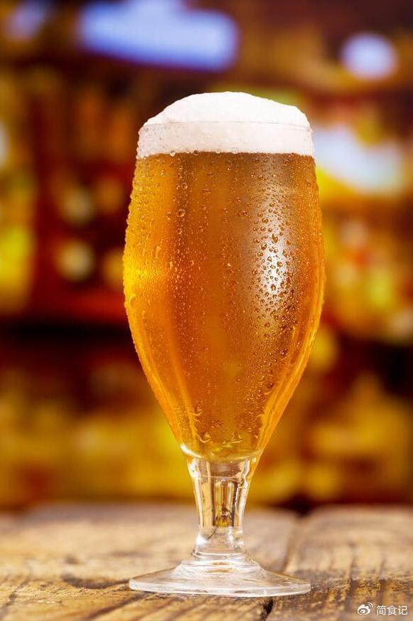 国产啤酒为何日渐没落?偷工减料变工业"水啤"?真相现实又残酷