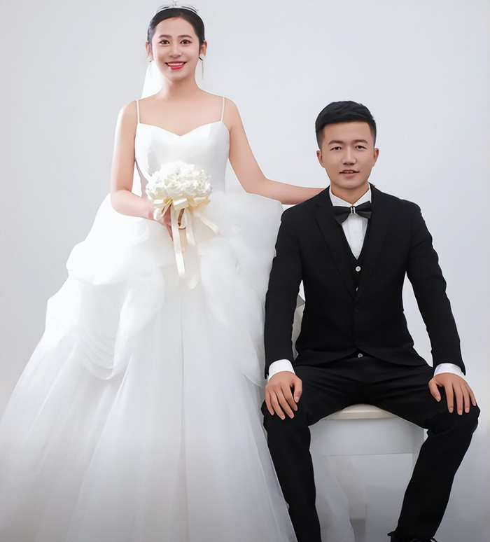 26岁网红野外游泳溺亡留千万遗产6家店上月刚结婚是独生子