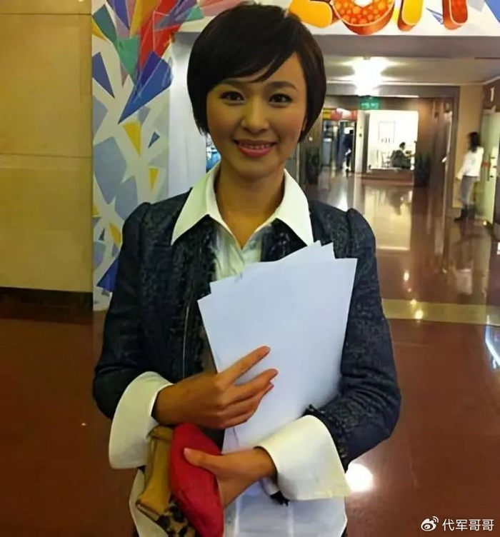 主持人欧阳夏丹,离开央视后几乎没有固定的职业,46岁还是单身