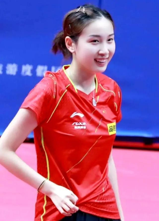 新晋国乒女选手钱天一，颜值与实力相得益彰！|混双|女双|中国乒乓球队|世界青少年乒乓球锦标赛|王曼昱_新浪新闻