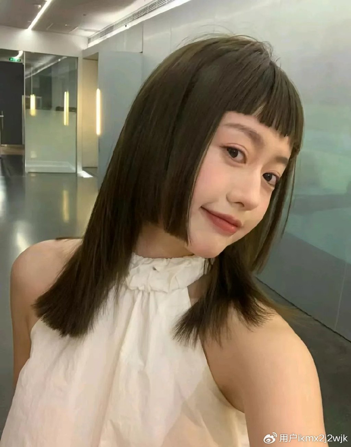 新流行女发来了,看看你爱哪一种|发型|烫发|大波浪_新浪新闻