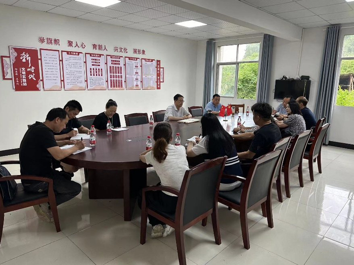 徐德世一行先后实地调研了陶港镇五马村李才墩组,程法村古楼山组和
