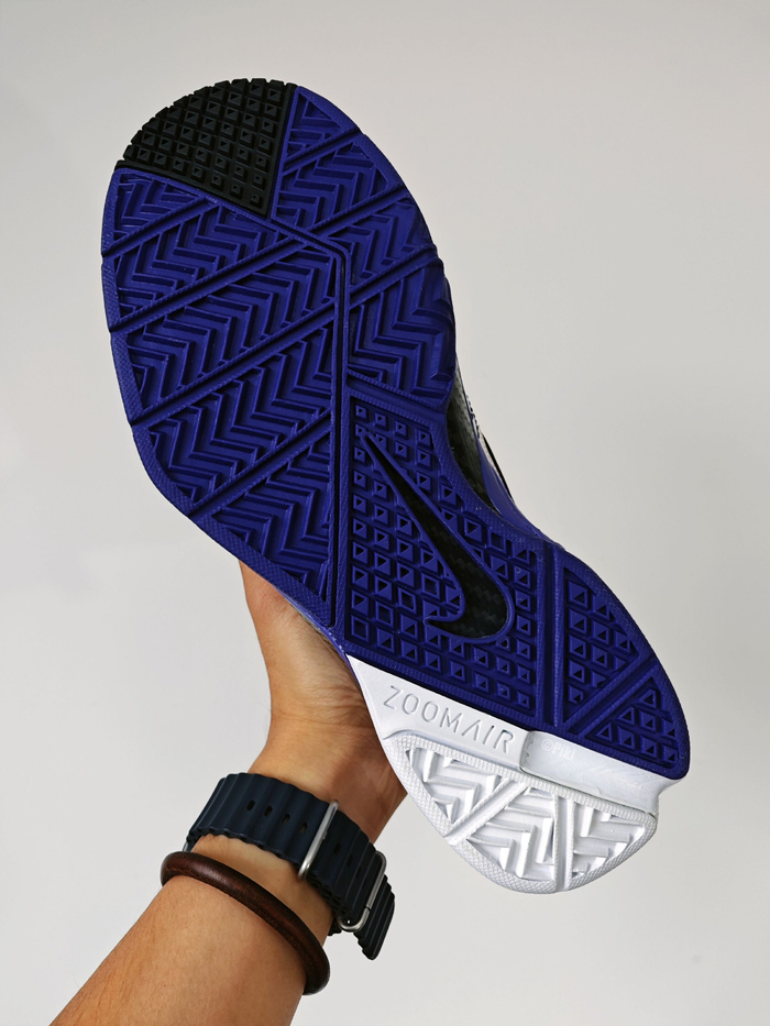 nikezoomkobe1protro有种精神不需要寄托在任何物品上而是常在心中