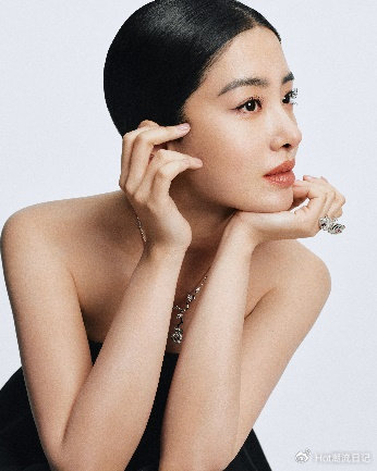 迪奥珠宝宛若冰雪玫瑰 熠熠生辉|迪奥|玫瑰|珠宝_新浪新闻