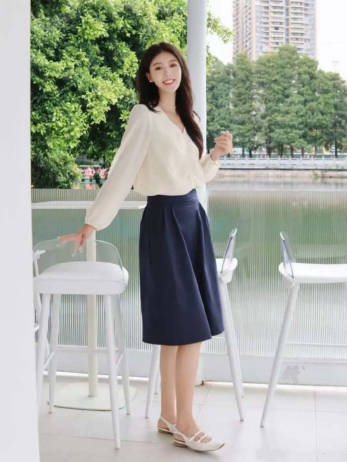 穿裙子怎么拍才好看?从全身,半身,坐姿照下手,拍照优雅又上镜