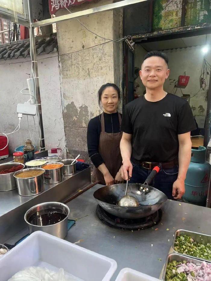 早上六点睡十点醒,靠自己买车买房|炒粉|夜市|炒面_新浪新闻