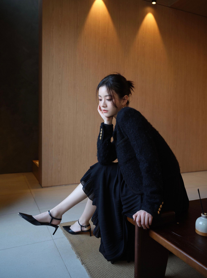 李庚希 高跟鞋 美jio__财经头条__新浪财经
