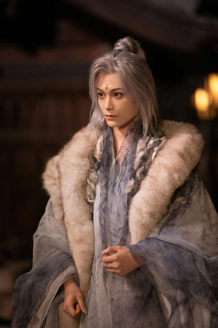 昨晚@丁禹兮 在七时吉祥里银发猫猫妖王造型上线……__财经头条