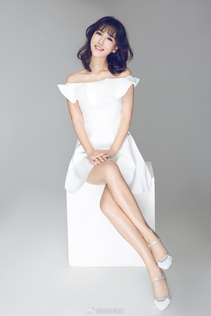 演员林依受邀参加江苏盐城陈集中学第69届文化体育艺术节大型文艺晚