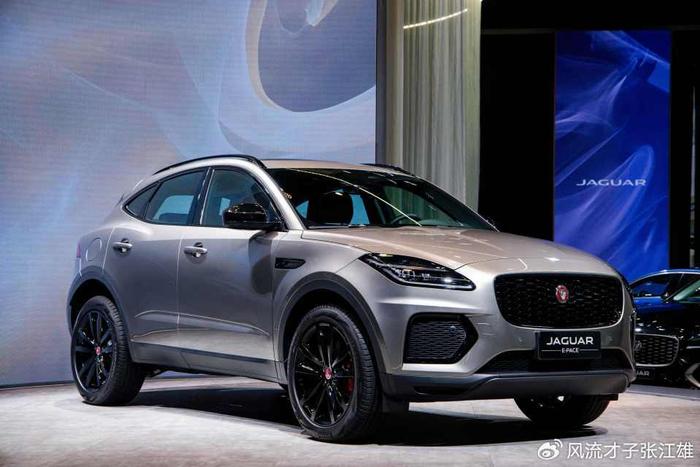 街拍名车进口大众途锐觅上海印象全新捷豹epace成都车展上市