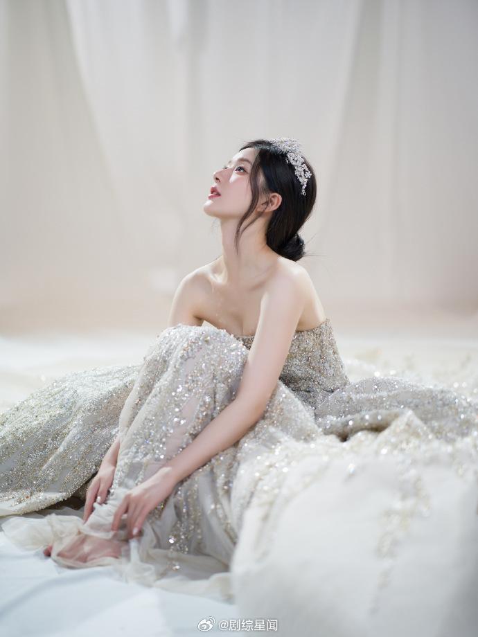 赵露思生日会蝴蝶公主裙 是舞台上最闪耀最美的公主