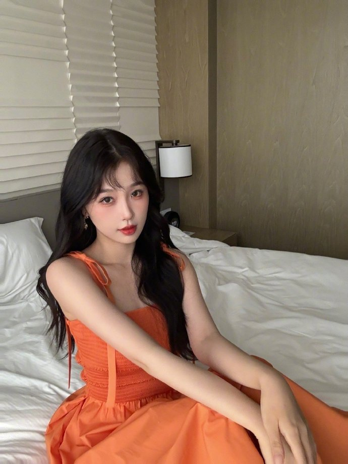 虞书欣橙色妆 超级可爱的橙子欣欣美的嘞