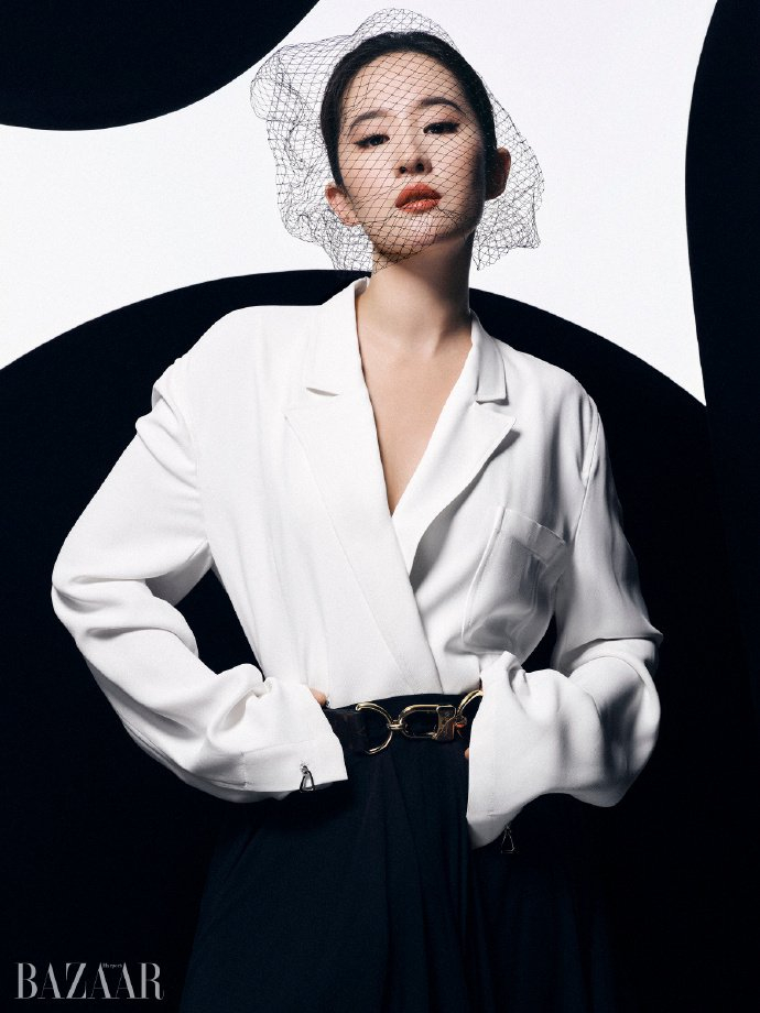 刘亦菲 | 《时尚芭莎》四月刊封面