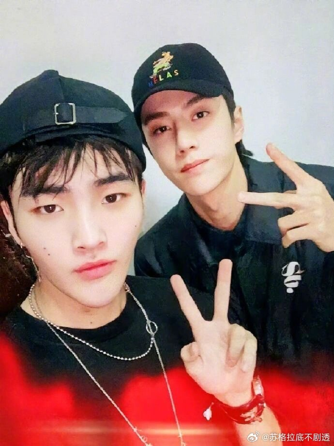 考古的风终继续吹向uniq王一博早期那些弥足珍贵的合影有你吗