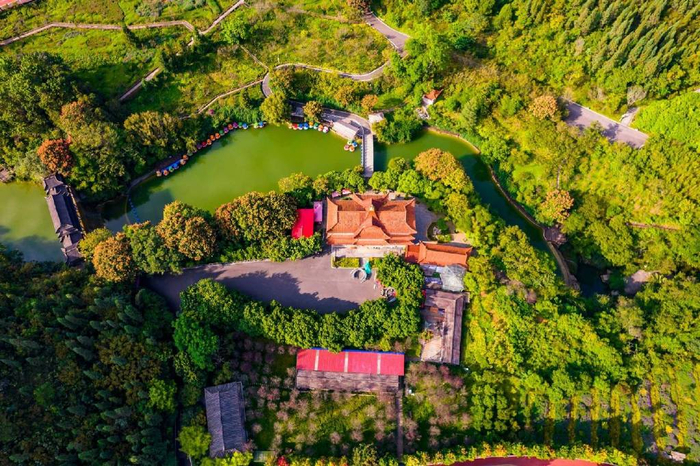 贵州兴义贵州醇景区环境优美花香扑鼻是休闲旅游的好去处