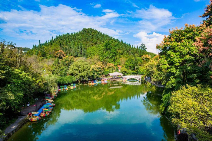 贵州兴义贵州醇景区,环境优美,花香扑鼻,是休闲旅游的好去处|贵州