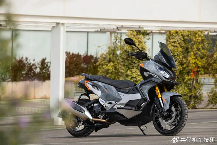 xp400 gt车型介绍废话不多说了,我们还是聊回今天的主角标致摩托xp400
