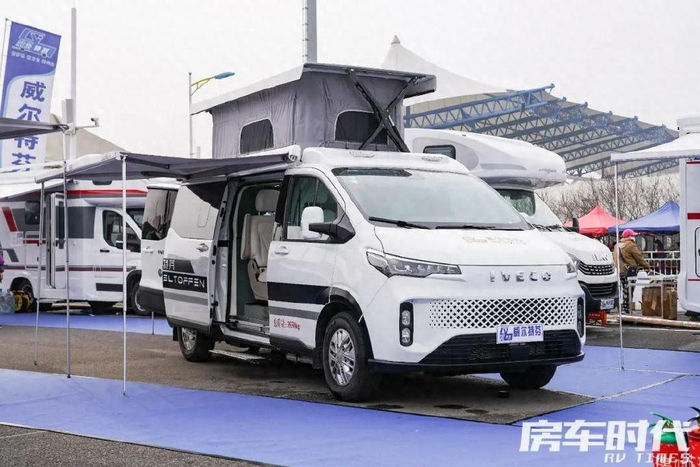 威尔特芬星海3号升顶房车精巧高质感露营私驾一把好手