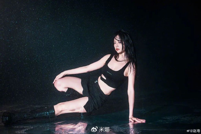 朦胧的湿发造型|刘雅瑟|赵粤|造型_新浪新闻