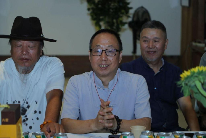 著名冰雪长城画派创始人高明先生谈到,这次与俄罗斯和本国的画家一起