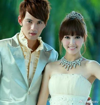 再不济,徐正溪之前合作的都是唐嫣,戚薇,安以轩这些大花啊.