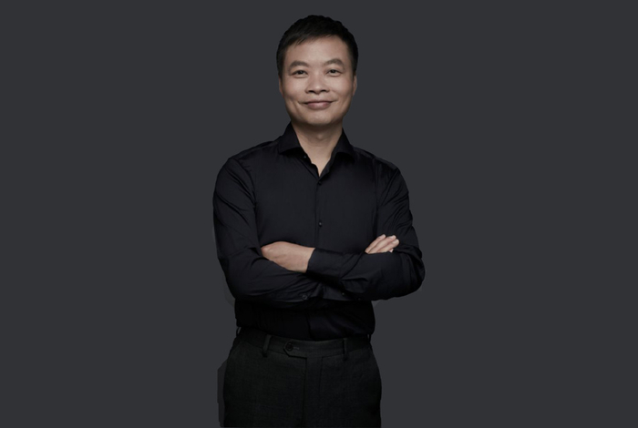 何小鹏出身华南理工大学计算机专业,职业生涯的前半生都是在研究软件