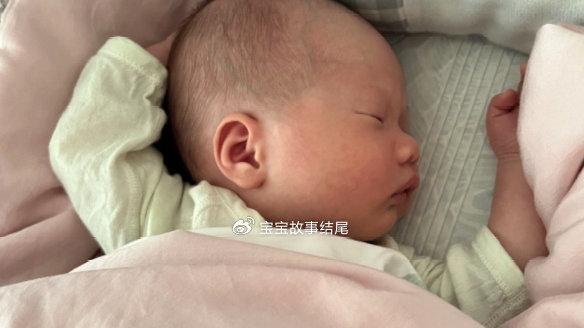 只因吐奶，55天婴儿被要求住院，这一错误不要再犯