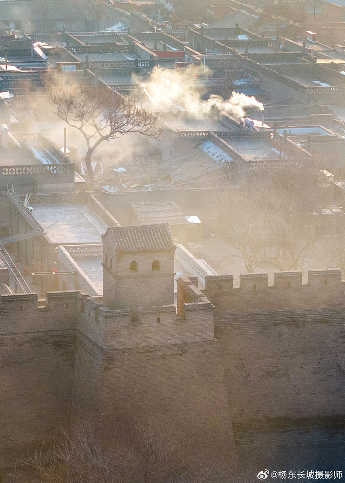 山西晋中平遥古城炊烟袅袅