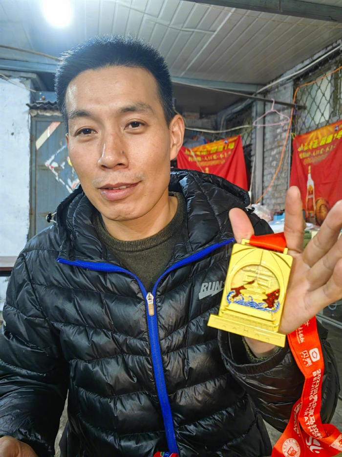 努力大过天赋 他从90公斤跑到67公斤|马拉松|韩光辉|体育场_新浪新闻