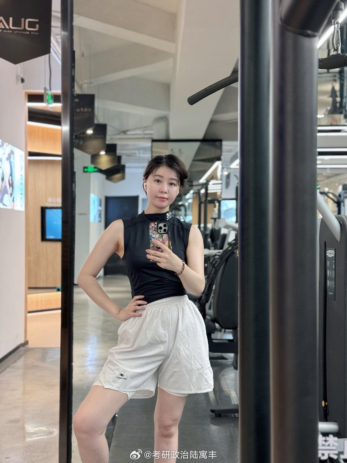 day10 打卡 中间感冒在家狂炫了3天 十天也就瘦了5斤吧 腰围71-69cm