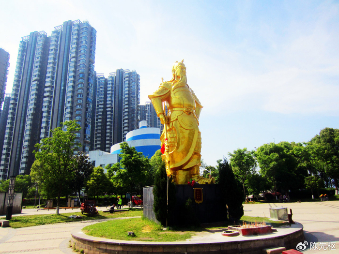 湘江世纪城关公广场捞刀河入湘江口有一老地名叫宿龙桥.