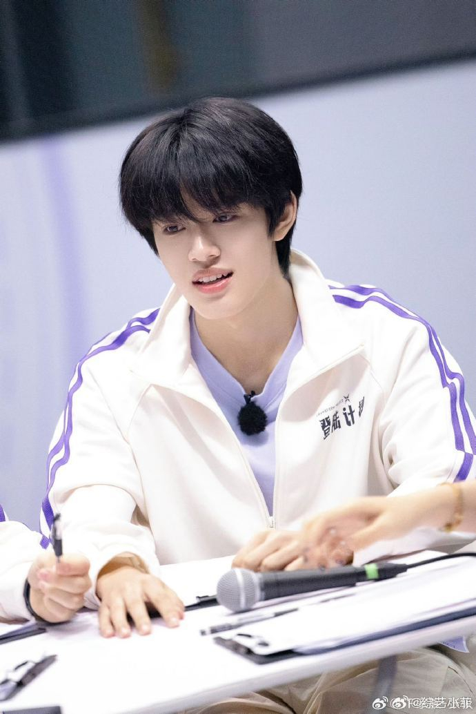 不得不说@tf家族-张极 的张极的语言技真的很绝!