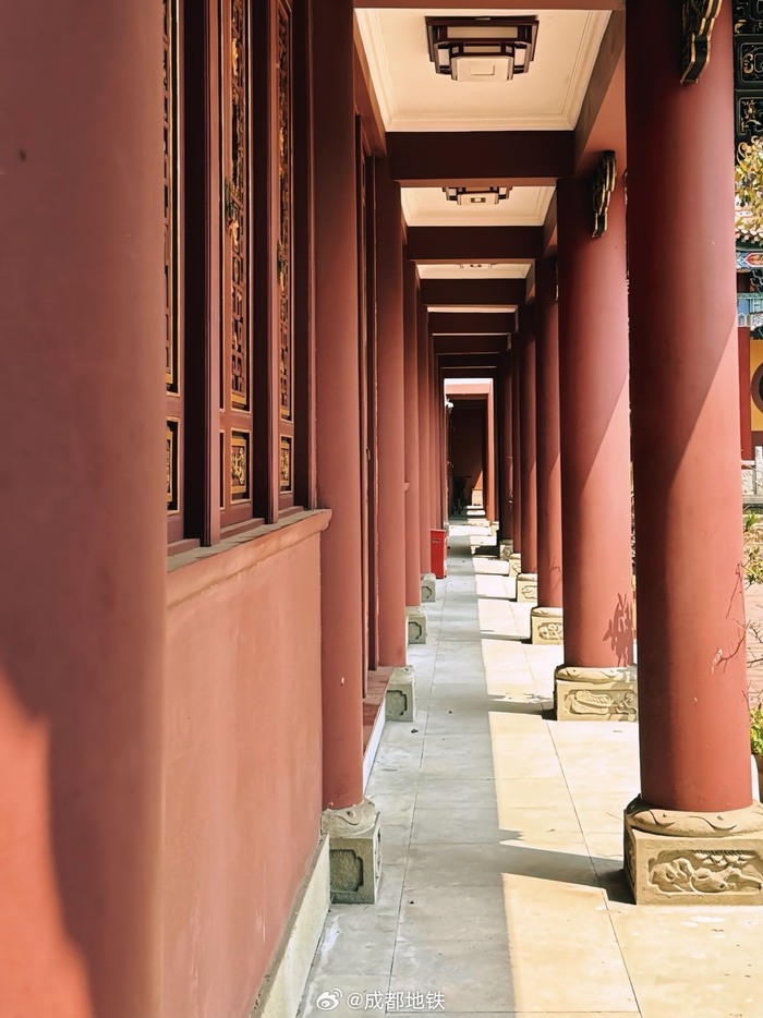 白云寺,始建于明代的百年古寺,寺内黄墙灰瓦,绿树丛荫,香火鼎盛.