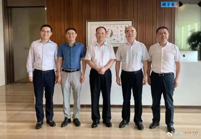 "火箭式接班"背后的故事|天合光能|通威股份|光伏_新浪新闻