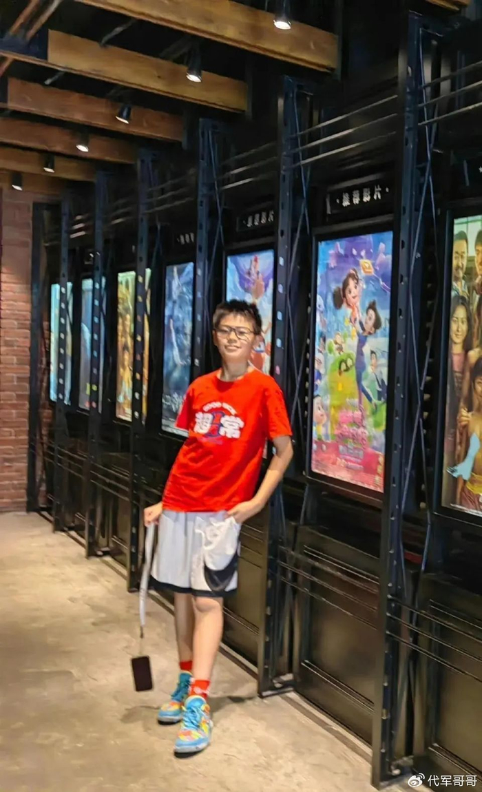 他21次登上春晚,被富婆追了8年,如今12岁儿子是他的骄傲|蔡国庆|秦娟|那英