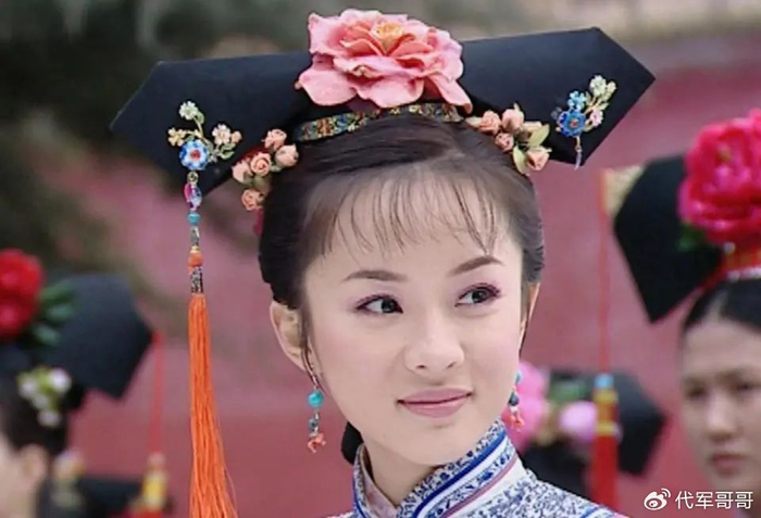 盘点最能驾驭旗头装的10位女星,你最喜欢谁?|陈烨|旗装|何晴_新浪新闻