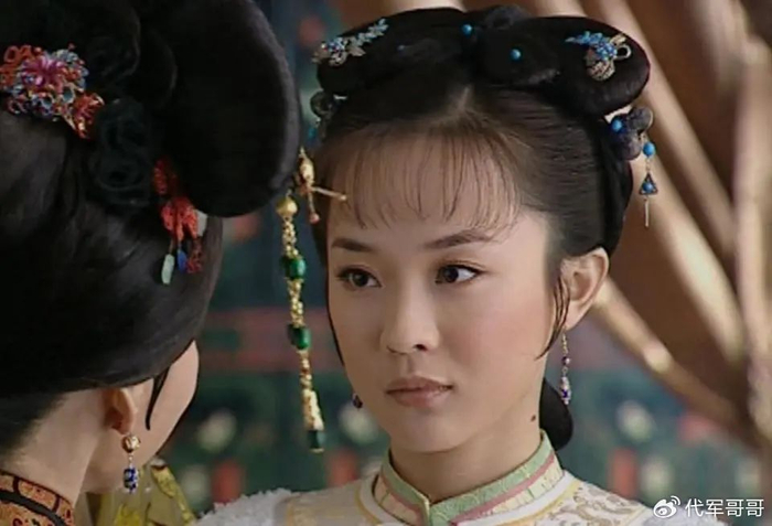 盘点最能驾驭旗头装的10位女星,你最喜欢谁?|陈烨|旗装|何晴_新浪新闻