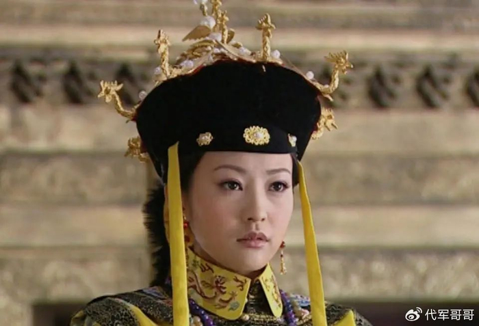 盘点最能驾驭旗头装的10位女星,你最喜欢谁?|陈烨|旗装|何晴_新浪新闻