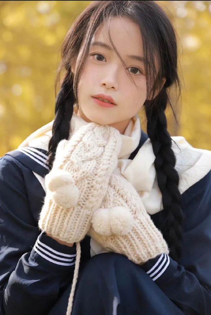 单人照也能拍出满满的表现力,7个简约好看的姿势,又美又自然