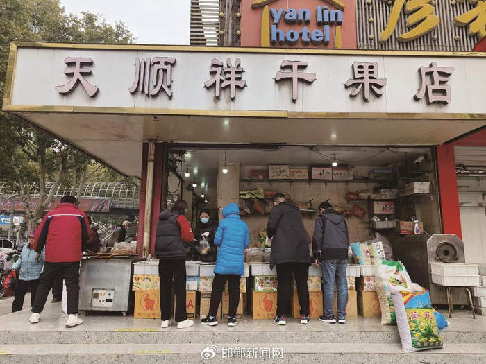 "天顺祥"干果店,名气不小全靠"炒"|栗子|干果_新浪新闻