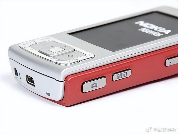 后面的2018年,hmd还推出了诺基亚6